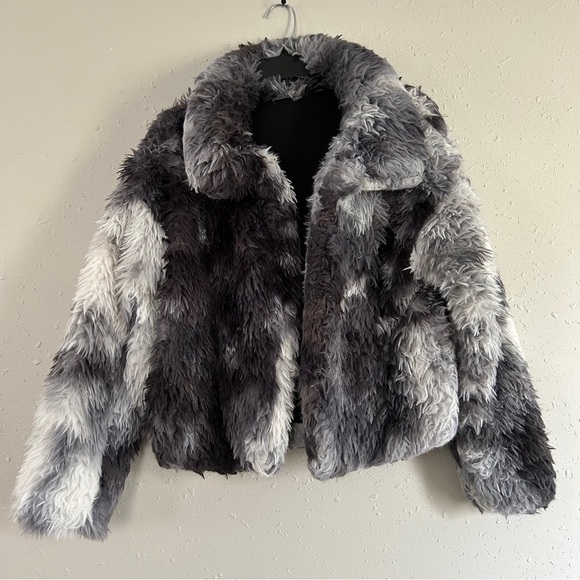 Wild Fable White Black Faux Fur Jacket Casual Mob Wife Comfy Soft Medium - Picture 1 of 6
